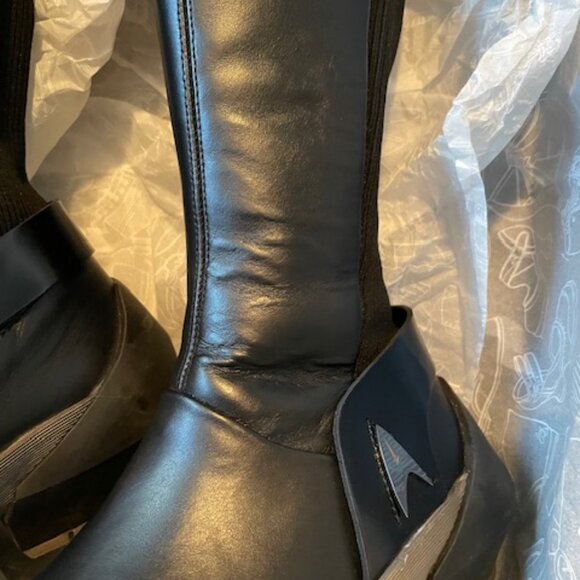 LAST PRICE Fluevog x Star Trek Starfleet Black Leather Boots Size 7 $499 DEAL - Picture 10 of 15